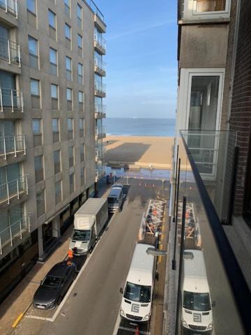 Exclusief Appartement In Hartje Zoute, Zonnig Terras Met Zeezicht クノック・ヘイスト エクステリア 写真